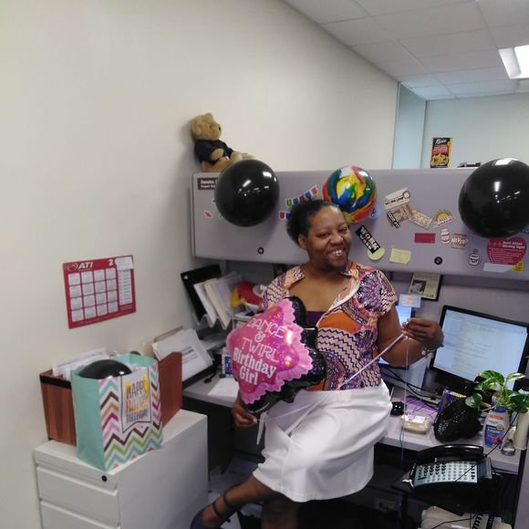 Meet your Posher, Denetra - Picture 1 of 1